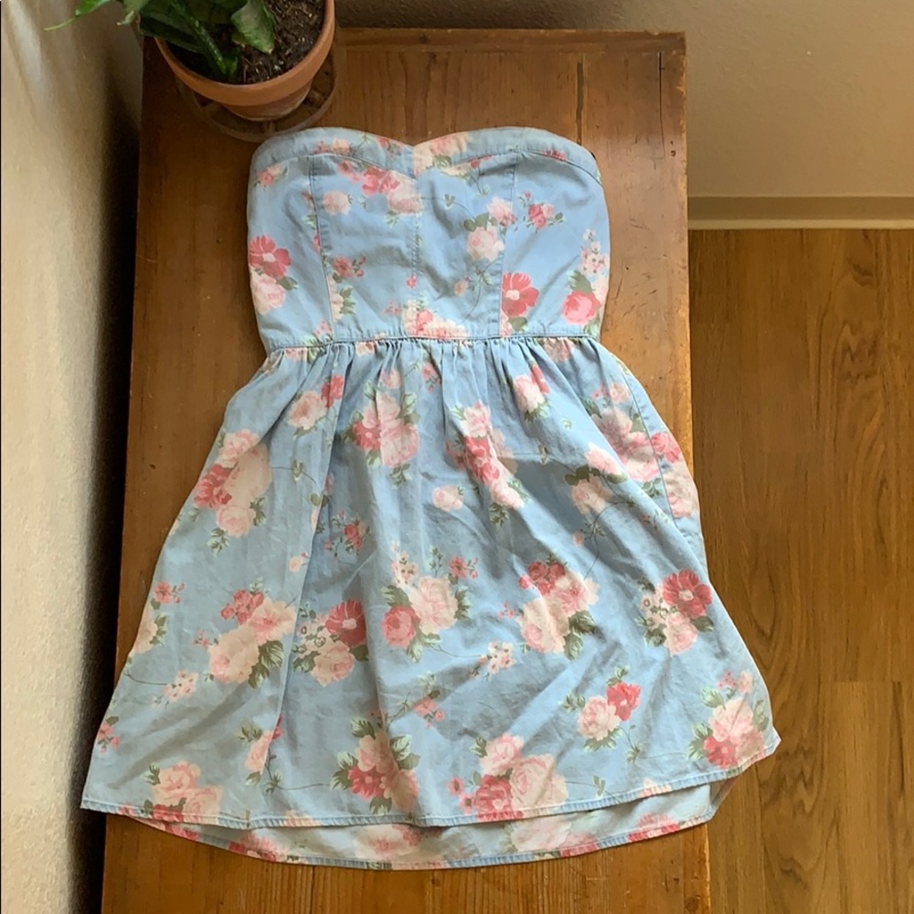 Sweet heart neckline baby blue floral sun dress